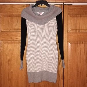 Crowell neck sweater dress